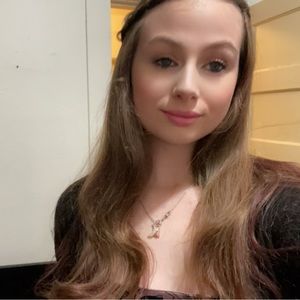 Meet your Posher, Angelina